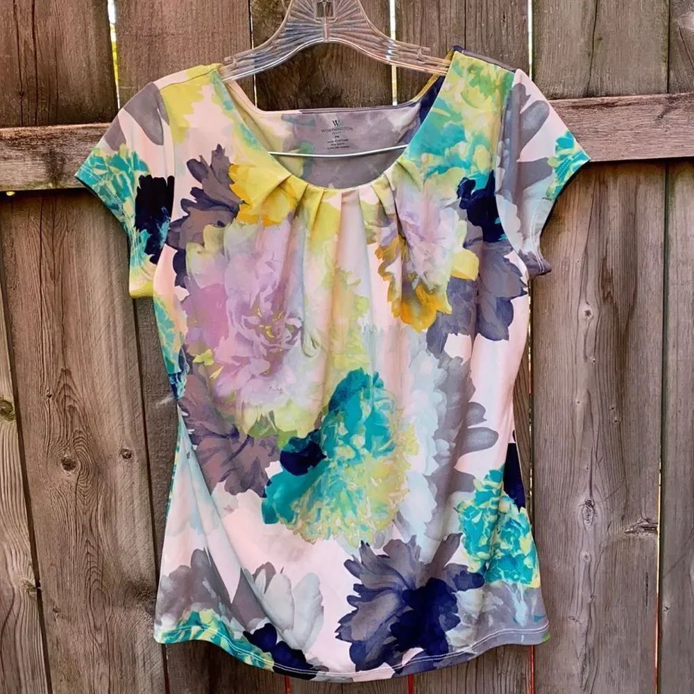 Worthington Petite Floral Top sz. Medium